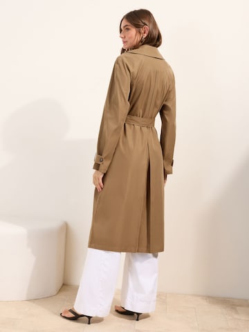 Friends Like These Tussenmantel in Bruin