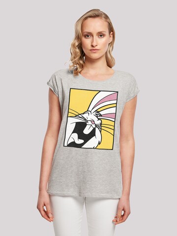 F4NT4STIC Shirt 'Looney Tunes Bugs Bunny Laughing' in Grijs: voorkant