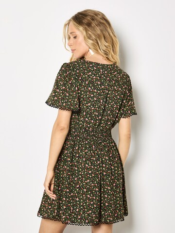 Apricot Ditsy Floral Gold Foil Mini Dress ' ' in Schwarz