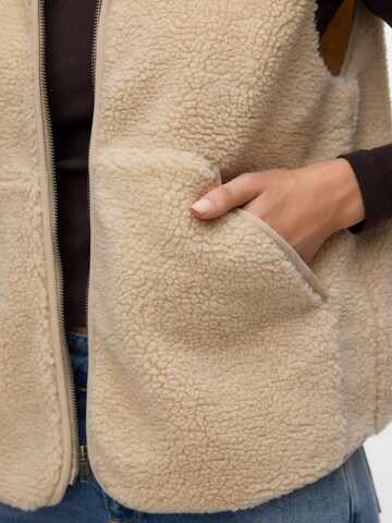 Gilet 'VMJosefine' VERO MODA en beige