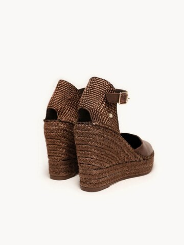 Alhamas Slingpumps 'Alpargata Cuña 10 cm Ante' in Bruin