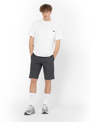 DICKIES Slimfit Shorts in Grau