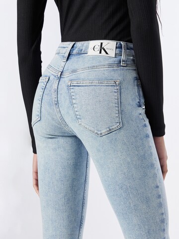 Calvin Klein Jeans - Skinny Calças de ganga em azul