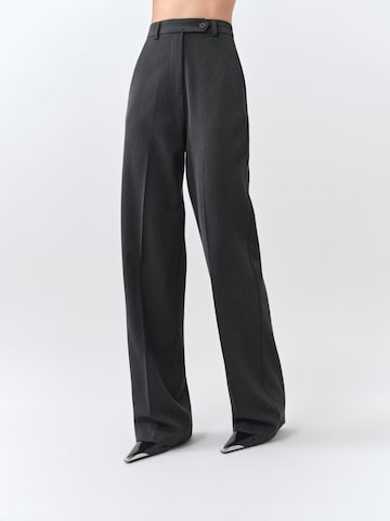 MB by Marta Buzolic - Pierna ancha Pantalón en gris