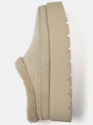 Sabots Pull&Bear en beige