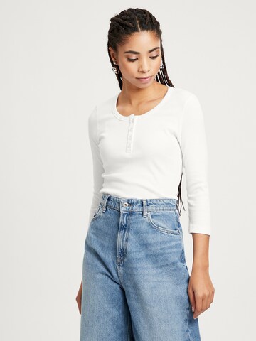 Cross Jeans Shirt ' 56086 ' in White: front