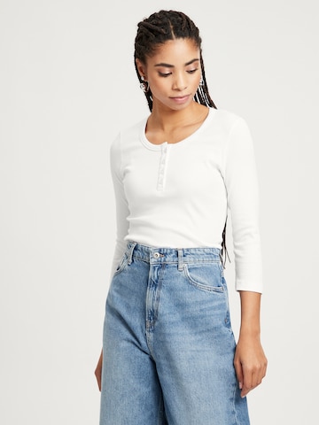 Cross Jeans Shirt ' 56086 ' in White: front