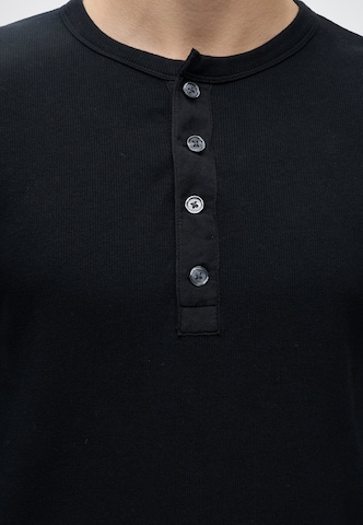Tricou de la Abercrombie & Fitch pe negru