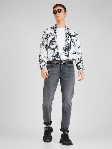 Versace Jeans Couture - Ajuste confortable Camisa en blanco