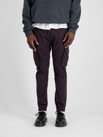 Tapered Pantaloni cargo di ALPHA INDUSTRIES in lilla: frontale