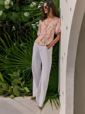 Friends Like These Blouse in Roze