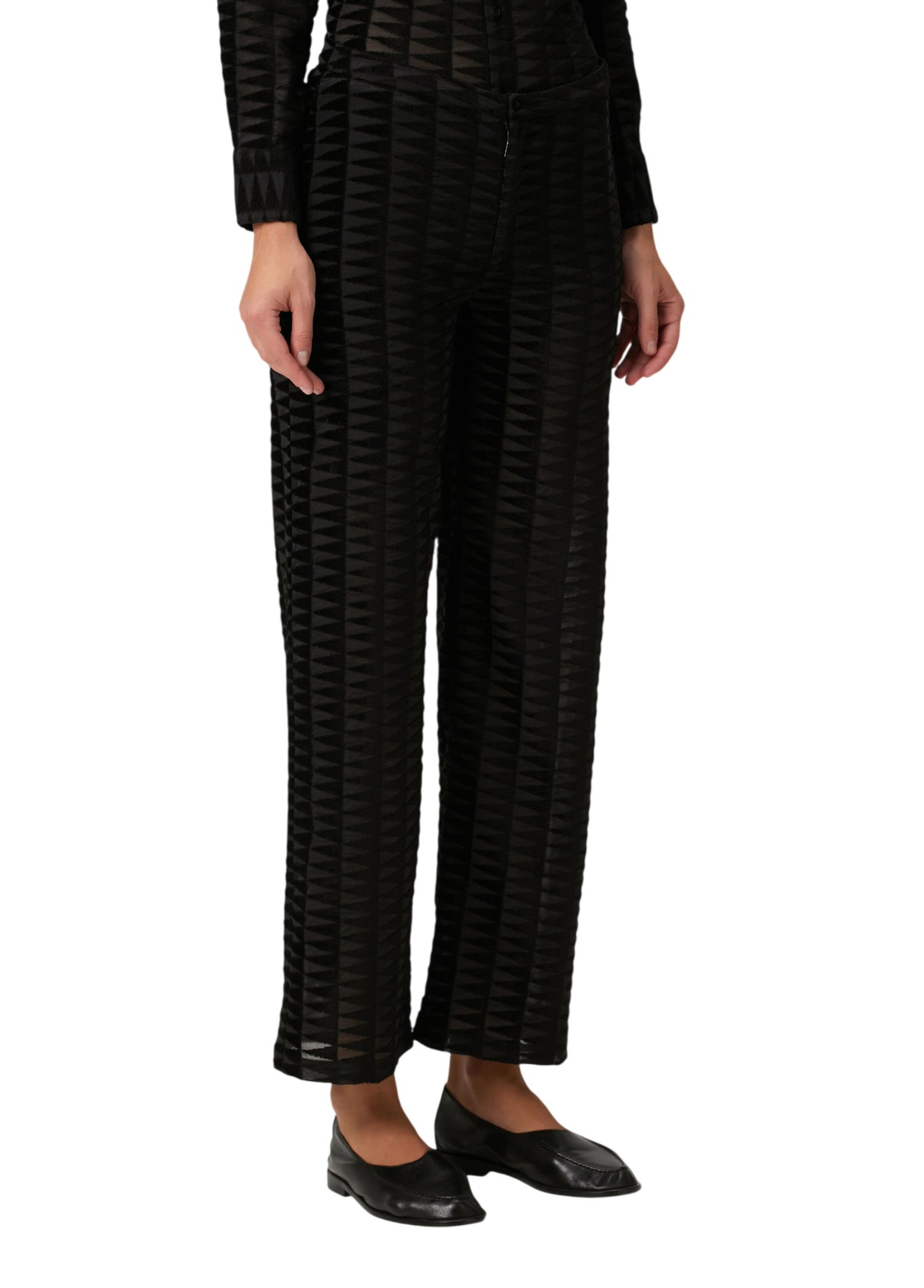 Loosefit Pantalon BASSIGUE en noir : devant