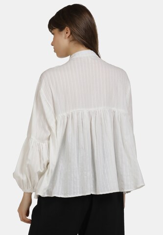 MYMO - Blusa en blanco