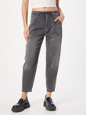 Loosefit Jeans con pieghe 'SILVIA' di Gang in grigio: frontale