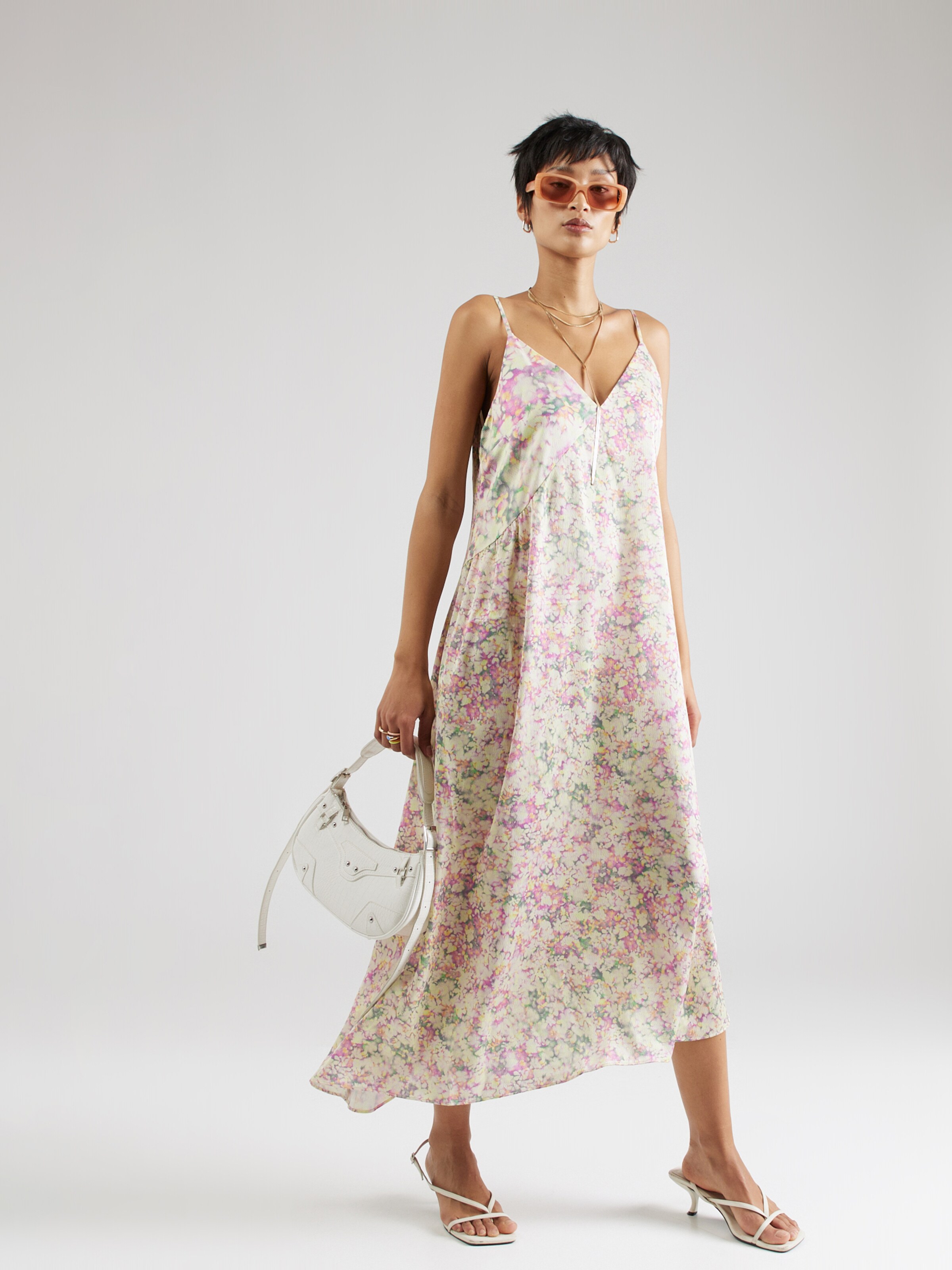Robe ete en ligne sale