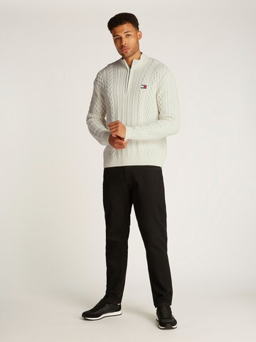 Tommy Jeans Sweter w kolorze biały