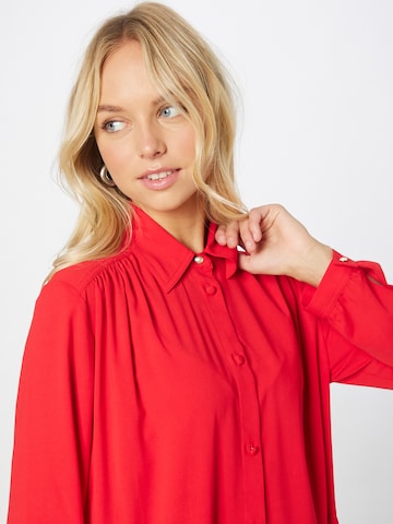 Rochie tip bluză 'Dabesa' de la BOSS pe roșu