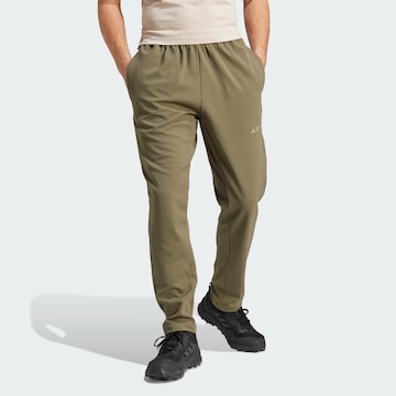 Loosefit Pantalon de sport ADIDAS TERREX en vert : devant