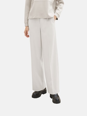 TOM TAILOR Loose fit Pleated Pants 'Lea' in White: front