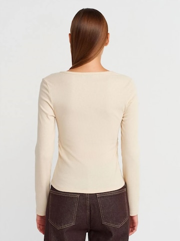 Dilvin Blouse in Beige
