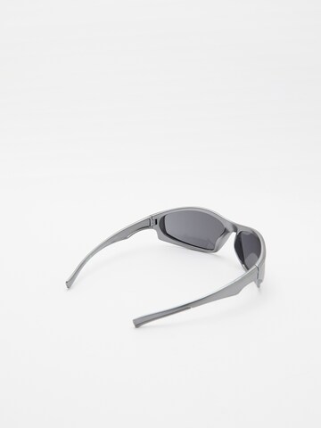 Lunettes de soleil Pull&Bear en gris