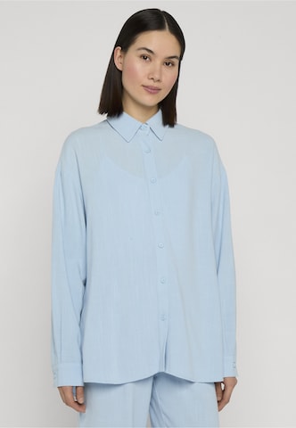Estelou Bluse in Blau: Vorderseite