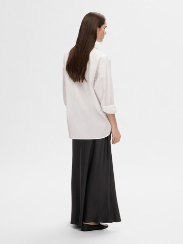 SELECTED Rok in Zwart