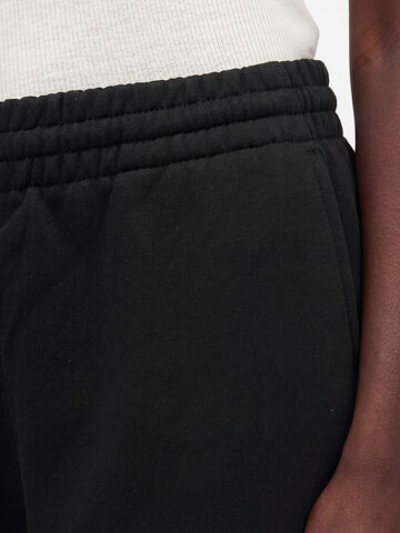 ADIDAS ORIGINALS Wide Leg Hose 'Essentials' in Schwarz