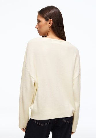 Bershka Pullover in Beige