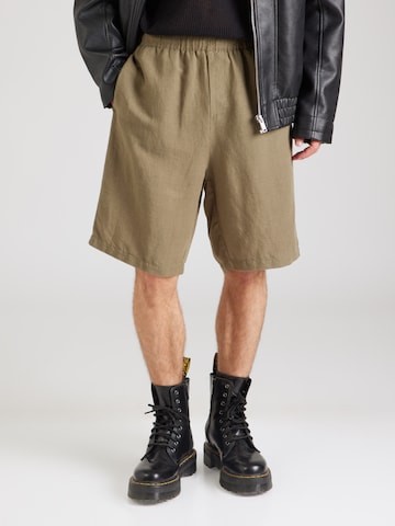 Loosefit Pantalon TOPMAN en vert : devant