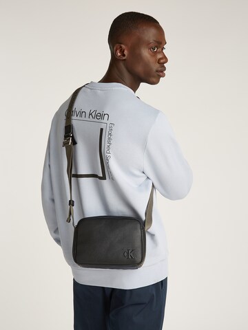 Calvin Klein Jeans Umhängetasche in Schwarz