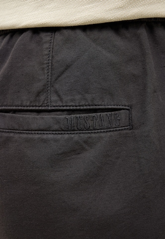 MUSTANG Loosefit Hose in Schwarz