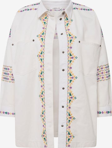 Studio Untold Between-Season Jacket in White: front