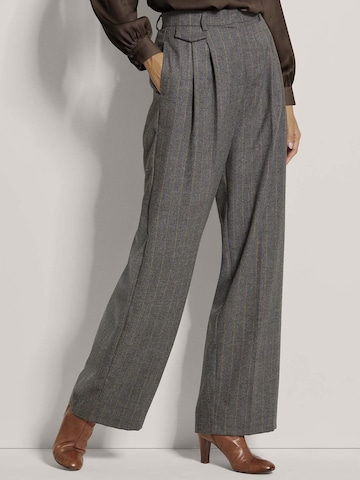 MADELEINE Loosefit Hose in Grau: Vorderseite