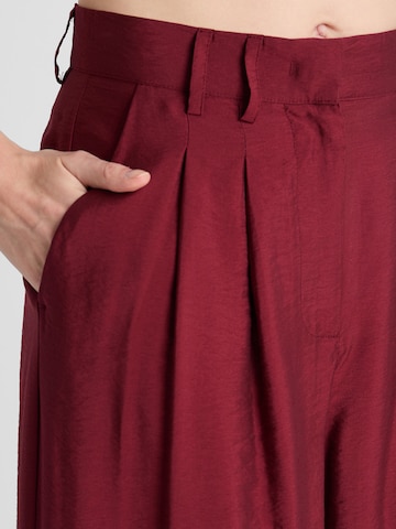 Guido Maria Kretschmer Women Wide Leg Laskoshousut 'Finja' värissä punainen