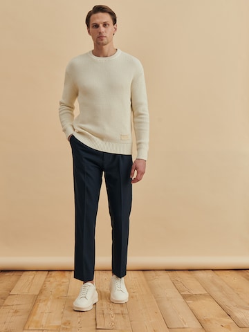 DAN FOX APPAREL Sweater 'Ruben' in White