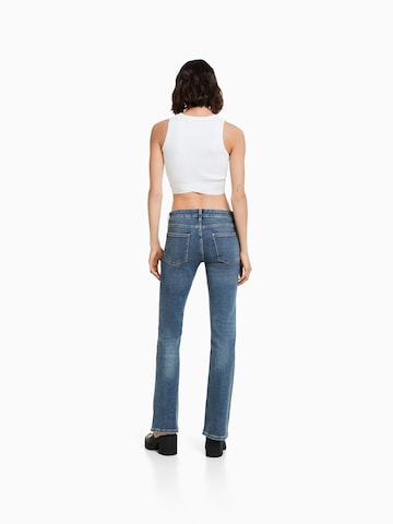 Bershka Bootcut Jeans in Blauw