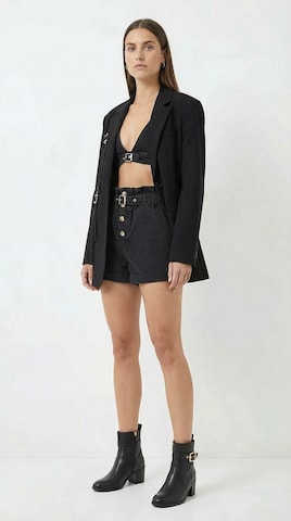 Regular Jean 'Isa' Hoermanseder en noir : devant