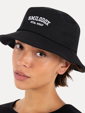 Smilodox Cap ' Blysera ' in Schwarz: Vorderseite