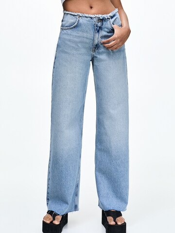 Pull&Bear Loosefit Jeans in Blauw: voorkant