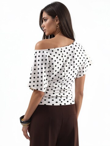 Maglietta 'T-Shirts' di Hiccup in bianco