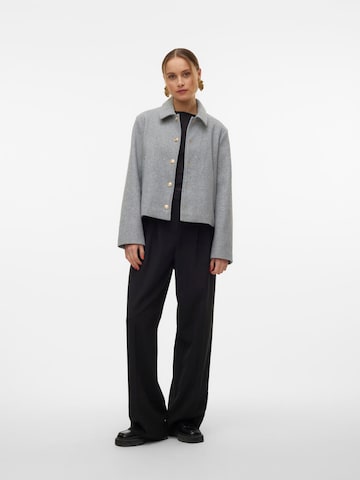 VERO MODA - Chaqueta de entretiempo 'VMFORTUNESOFIA' en gris