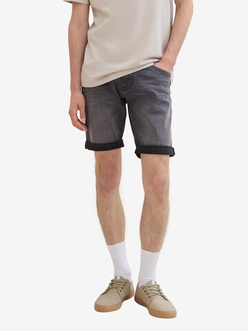 TOM TAILOR DENIM Regular Shorts in Grau: predná strana