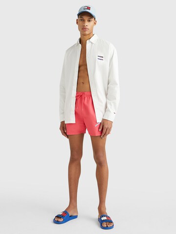 Tommy Jeans Szorty kąpielowe w kolorze różowy
