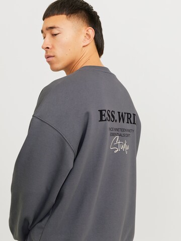 JACK & JONES Tréning póló 'JJEURBAN EDGE STUDIO' - szürke