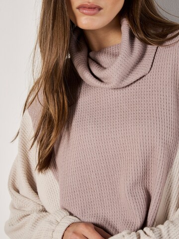 Pull-over ' ' Apricot en gris