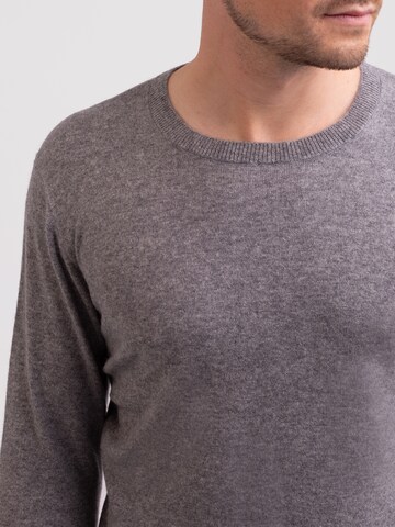 Pullover di CASH-MERE.CH in grigio
