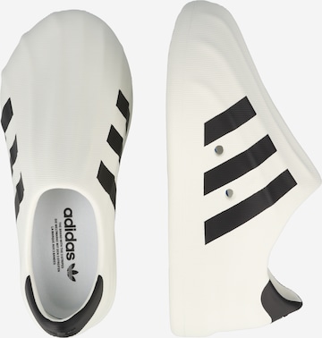 Scarpa slip-on 'Superstar' di ADIDAS ORIGINALS in bianco