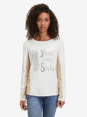 Betty Barclay Sweater in White: front