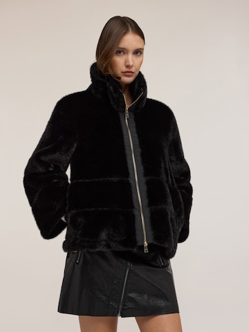 MOTIVI Winter coat in Black